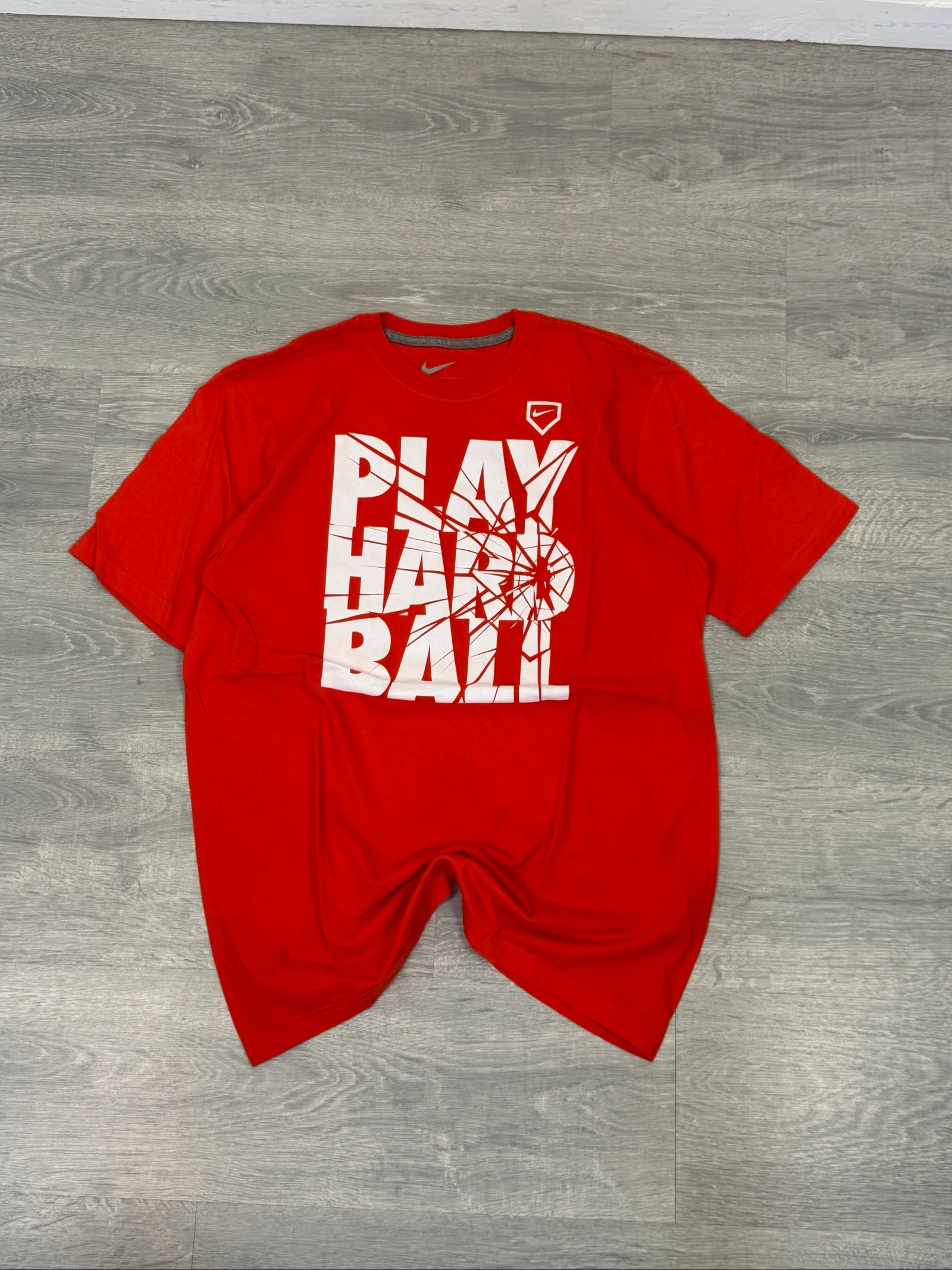 Camiseta Nike Play Hard Ball Baseball Vermelho Homem M Regular Fit 100% Algodão – photo 2